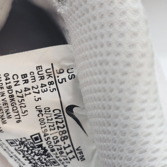 Nike Air Force 1 07 Triple White Men’s Shoes 9.5 Classic Streetwear Iconic Sneak - Picture 4 of 12